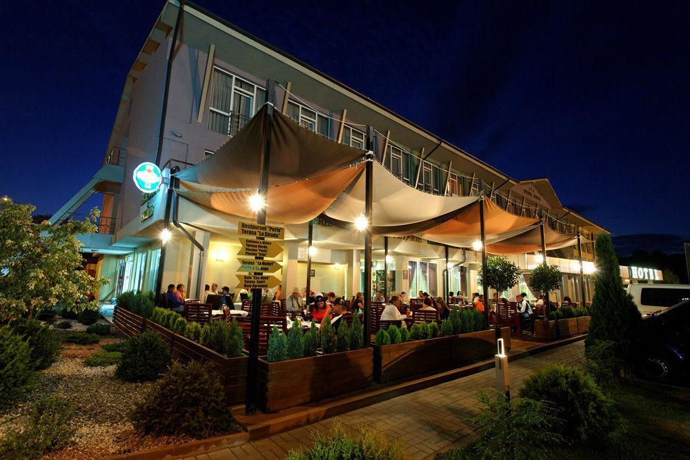 Hotel Perla Baile 1 Mai Exterior photo